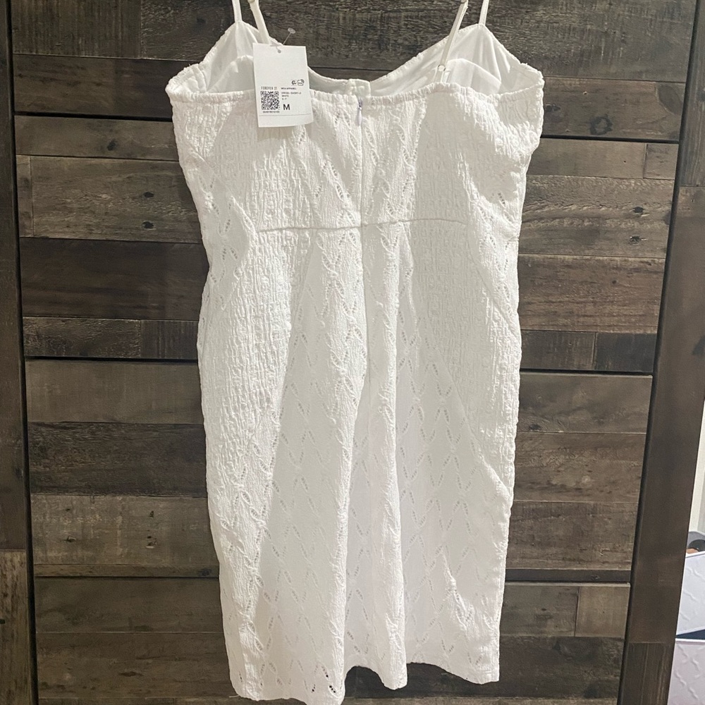 WHITE DRESS - Picture 3 of 4